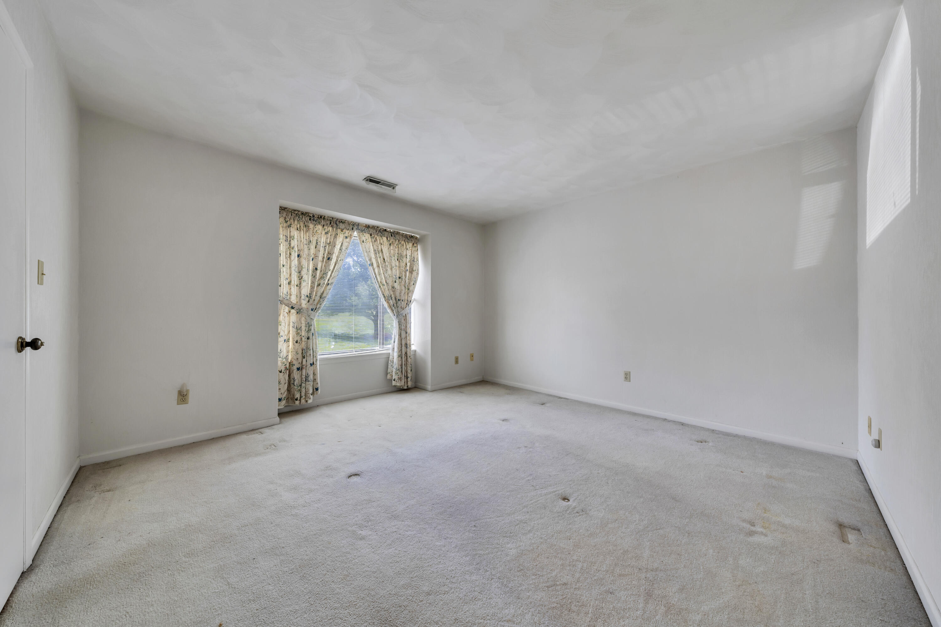 2404 Post Oak Road Salem, VA 24153 - Photo 29 of 50 32-MIB01932