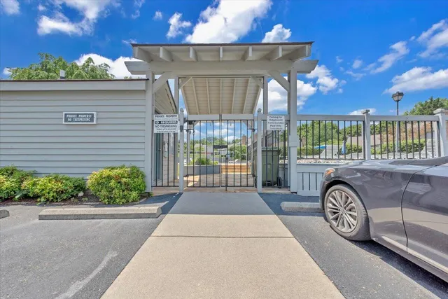 $300,000 | 2404 Post Oak Road, Salem, VA 24153