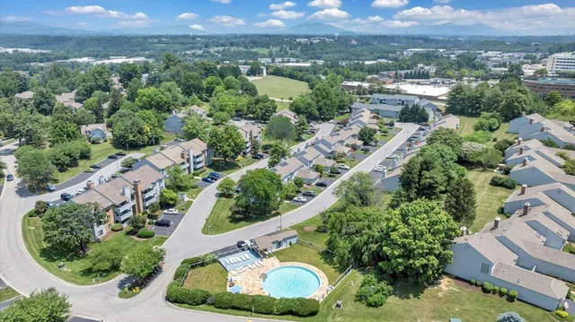 $300,000 | 2404 Post Oak Road, Salem, VA 24153