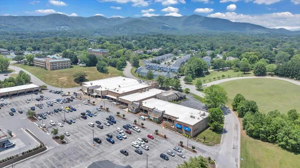 $299,000 | 2404 Post Oak Road, Salem, VA 24153