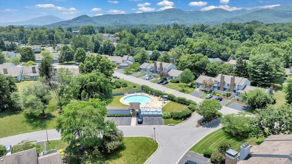 $299,000 | 2404 Post Oak Road, Salem, VA 24153