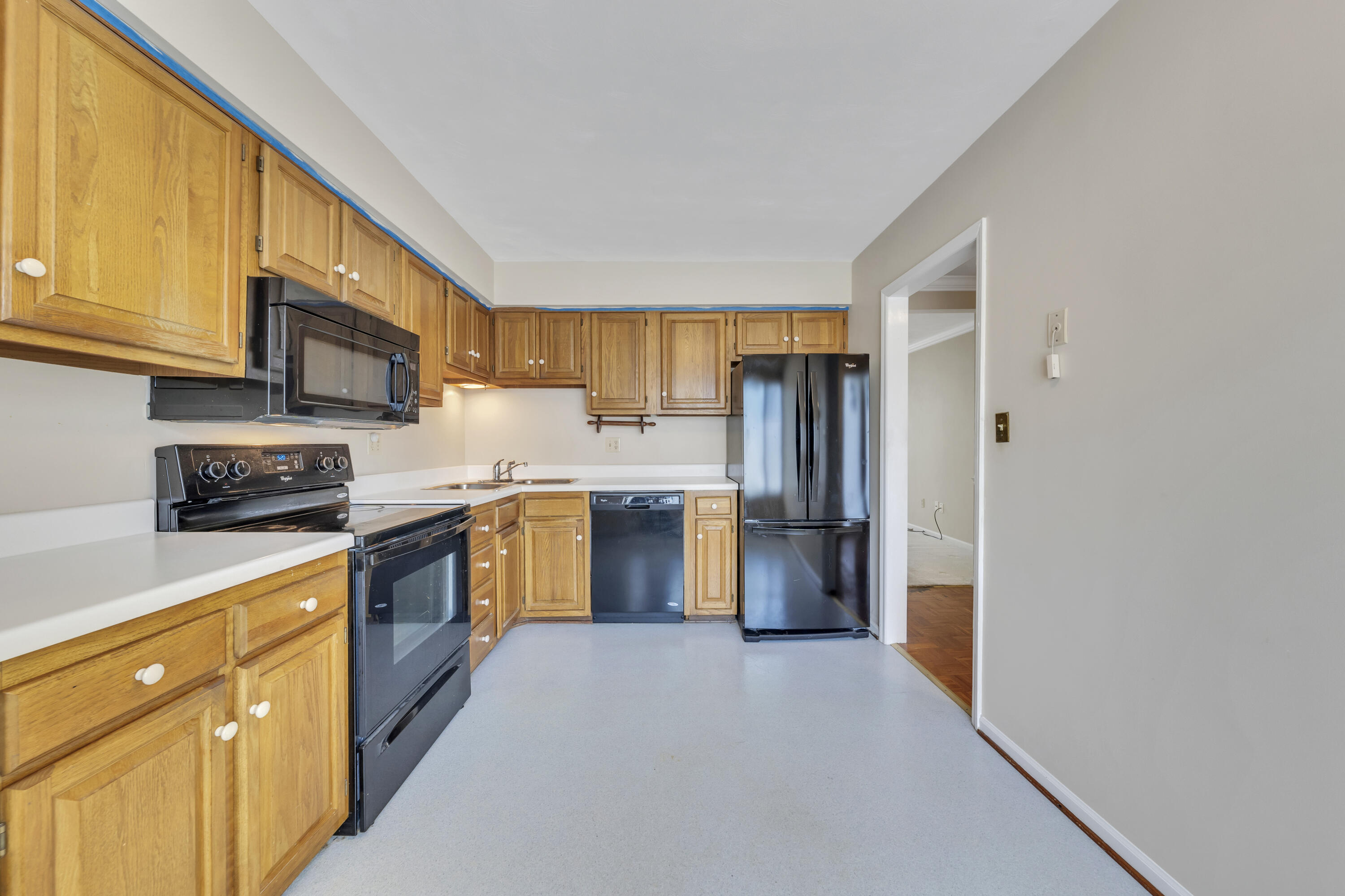 2404 Post Oak Road Salem, VA 24153 - Photo 9 of 50 09-MIB01848