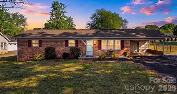 $274,900 | 184 Edgegreen Court, Taylorsville, NC 28681