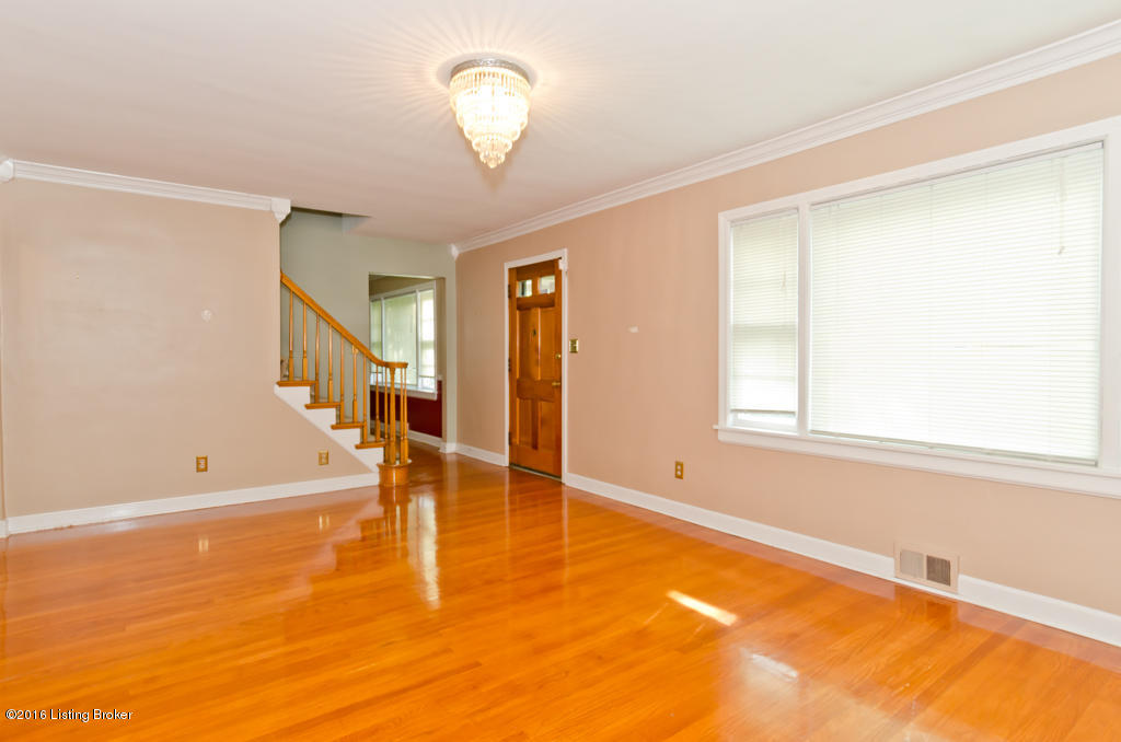 911 Southview Road Louisville, KY 40214 - Photo 9 of 41 3DN_5021