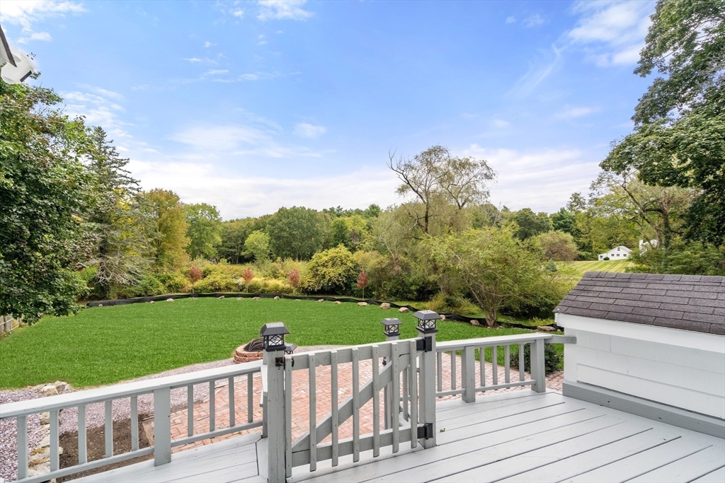 27 Farm Road Sherborn, MA 01770 - Photo 14 of 40