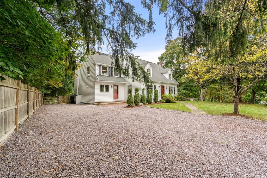 27 Farm Road Sherborn, MA 01770 - Photo 5 of 40