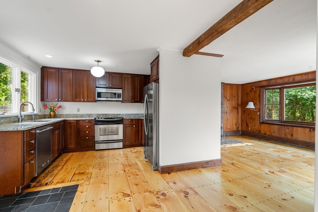 27 Farm Road Sherborn, MA 01770 - Photo 9 of 40