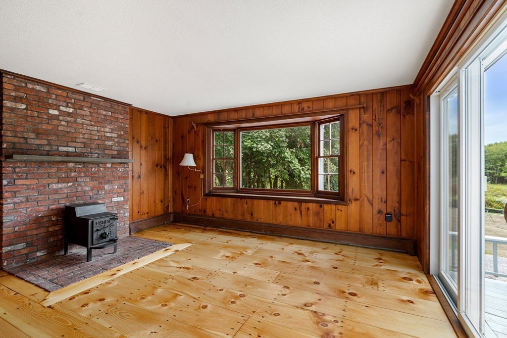 27 Farm Road Sherborn, MA 01770 - Photo 10 of 40