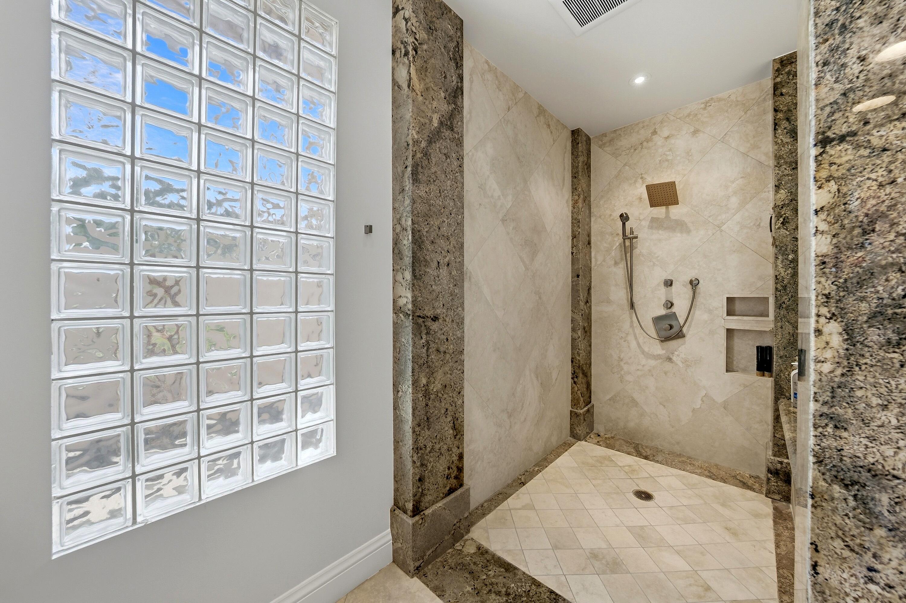 54310 Riviera La Quinta, CA 92253 - Photo 29 of 37 Photo-37