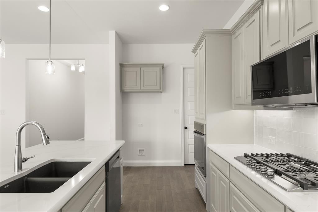 2514 Rockbrook Road Garland, TX 75041 - Photo 12 of 31 12. 2514 Rockbrook - Kitchen (3)