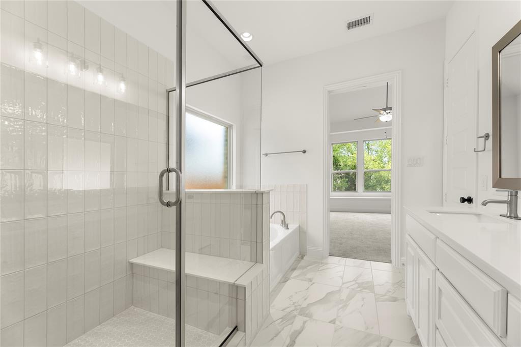 2514 Rockbrook Road Garland, TX 75041 - Photo 23 of 31 23. 2514 Rockbrook - Bath (4)