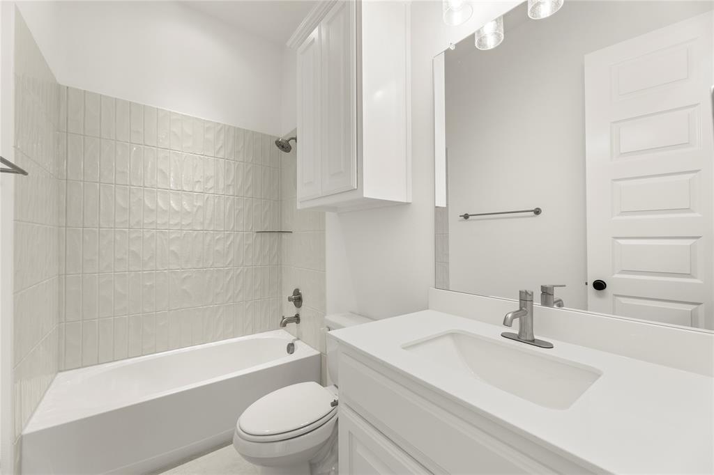 2514 Rockbrook Road Garland, TX 75041 - Photo 5 of 31 05. 2514 Rockbrook - 2ND Bath