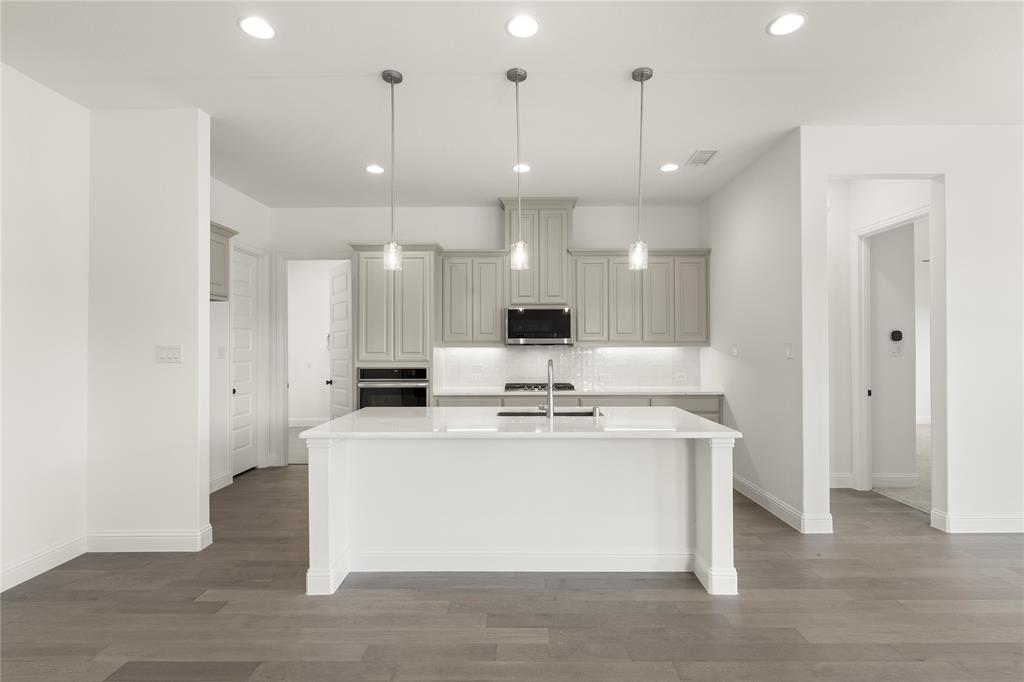 2514 Rockbrook Road Garland, TX 75041 - Photo 10 of 31 10. 2514 Rockbrook - Kitchen