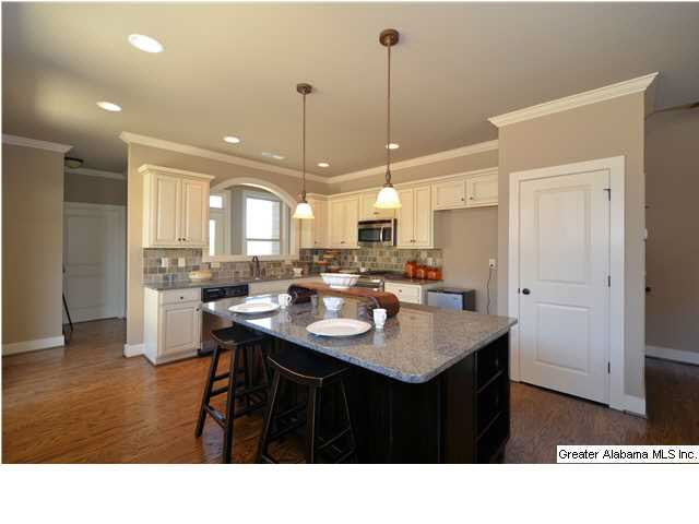 1052 Evan Circle Chelsea, AL 35043 - Photo 12 of 17