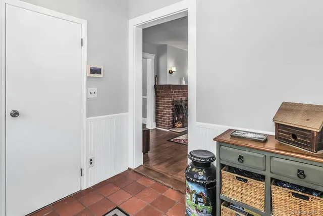 a view of a hallway with closet