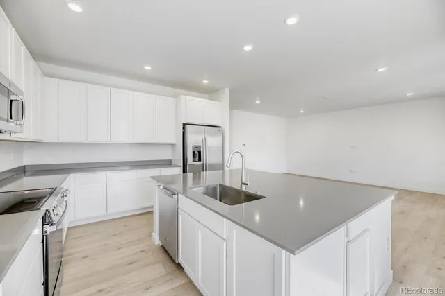 $869,900 | 12540 West Glasgow Place, Littleton, CO 80127