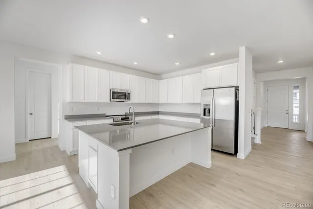 $869,900 | 12540 West Glasgow Place, Littleton, CO 80127