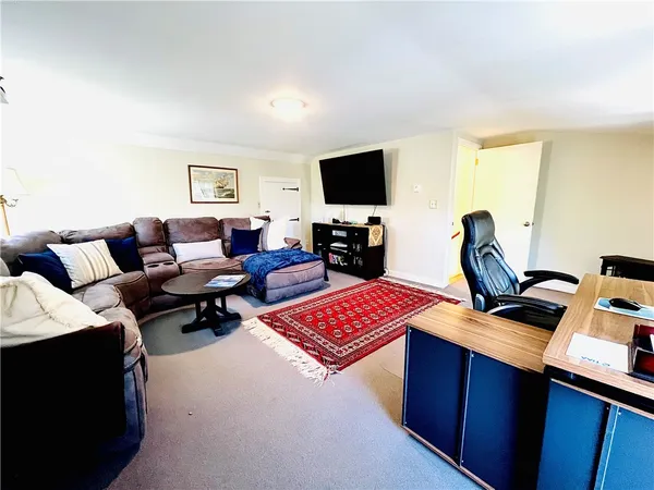 $4,200 | 109 Rogers Avenue, Barrington, RI 02806