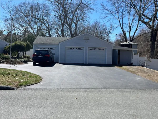 $4,200 | 109 Rogers Avenue, Barrington, RI 02806