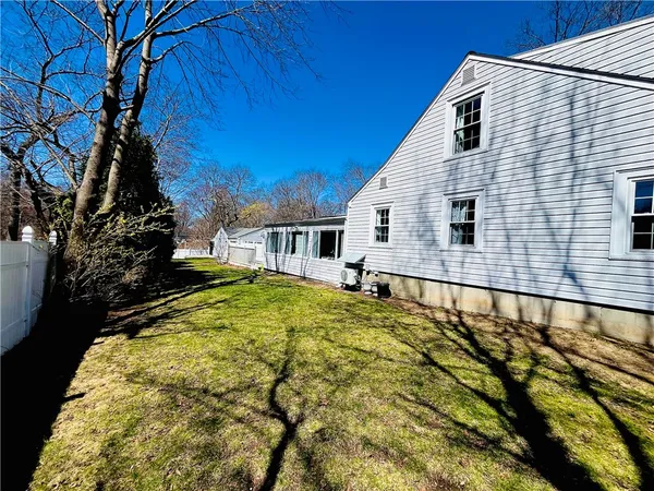 $4,200 | 109 Rogers Avenue, Barrington, RI 02806