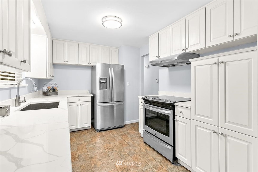 15705 204th Avenue Southeast Renton, WA 98059 - Photo 11 of 40 Gallery Image 11