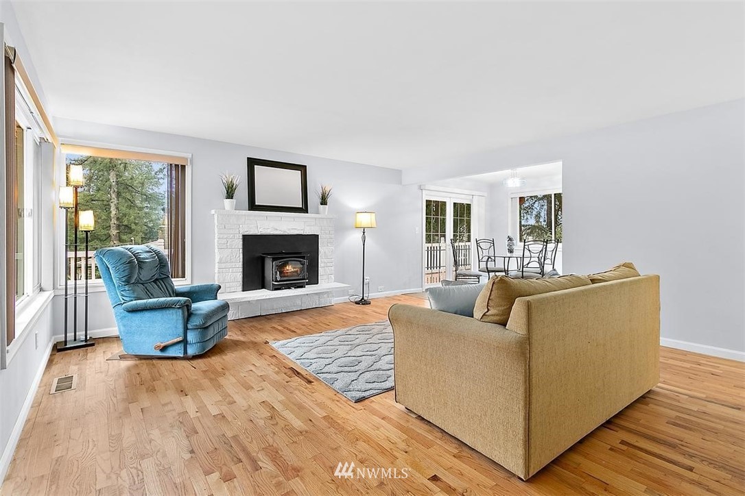 15705 204th Avenue Southeast Renton, WA 98059 - Photo 5 of 40 Gallery Image 5