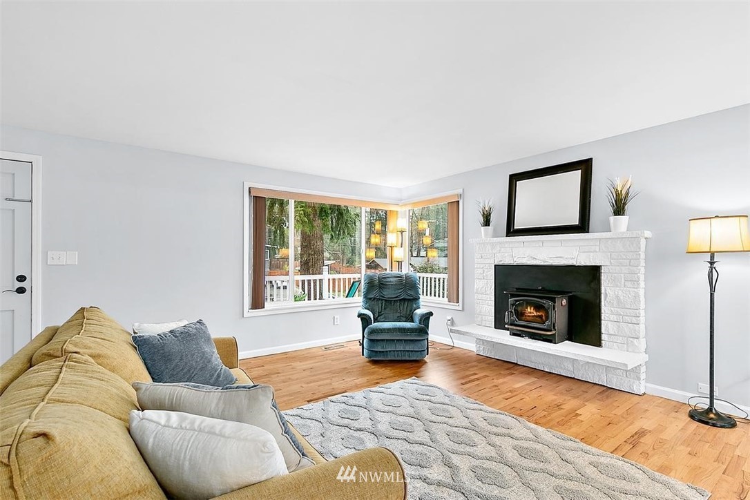 15705 204th Avenue Southeast Renton, WA 98059 - Photo 6 of 40 Gallery Image 6