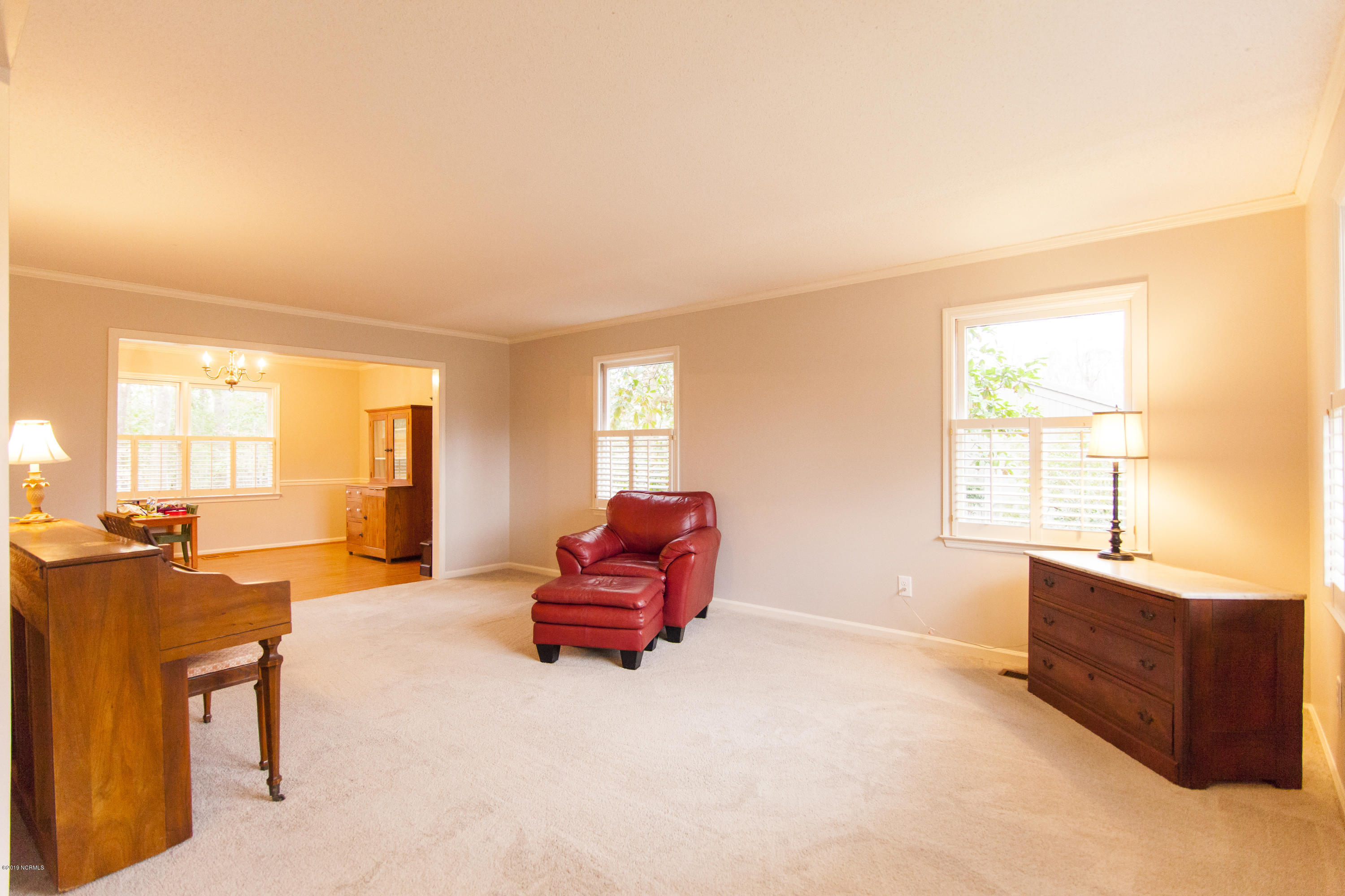402 Boros Road New Bern, NC 28560 - Photo 17 of 62 Living Room