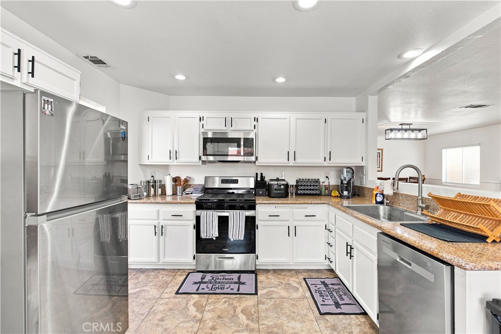 13010 Snowview Road Victorville, CA 92392 - Photo 13 of 40 Gallery Image 13