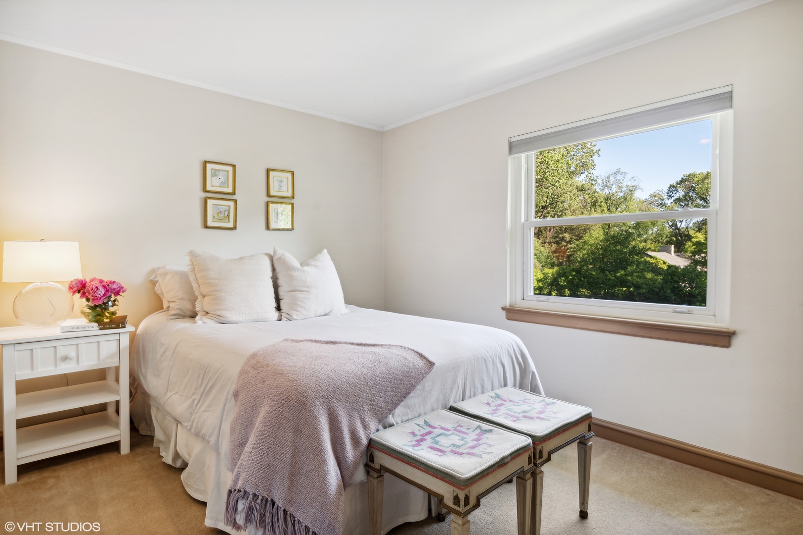 54 Meadowview Road Northfield, IL 60093 - Photo 23 of 32 a bedroom with a bed and a window