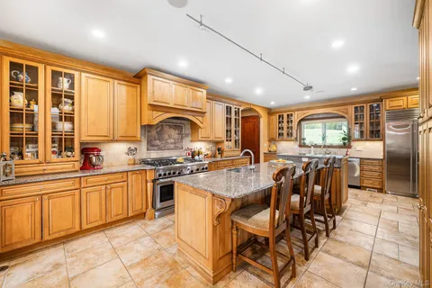 $2,550,000 | 33 Winding Rd Farm, Ardsley, NY 10502