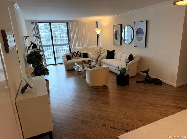 $850,000 | 1 Bay Club Drive, Unit 12F | Bay Terrace