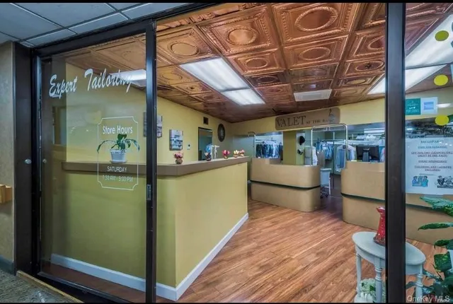 $850,000 | 1 Bay Club Drive, Unit 12F | Bay Terrace