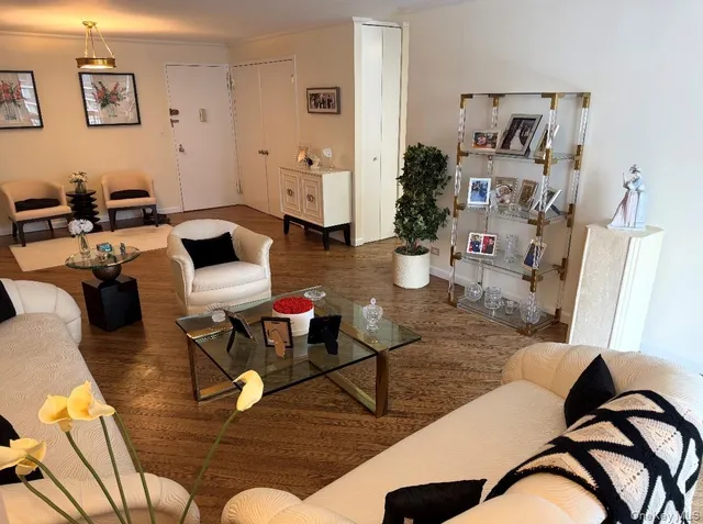 $850,000 | 1 Bay Club Drive, Unit 12F | Bay Terrace