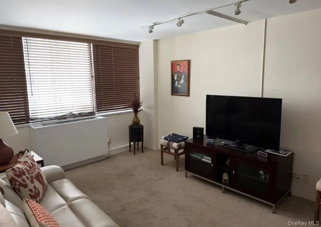 $850,000 | 1 Bay Club Drive, Unit 12F | Bay Terrace