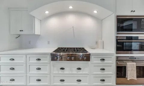 $2,895,000 | 4651 North Alta Hacienda Drive, Phoenix, AZ 85251