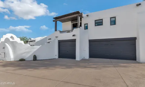 $2,895,000 | 4651 North Alta Hacienda Drive, Phoenix, AZ 85251