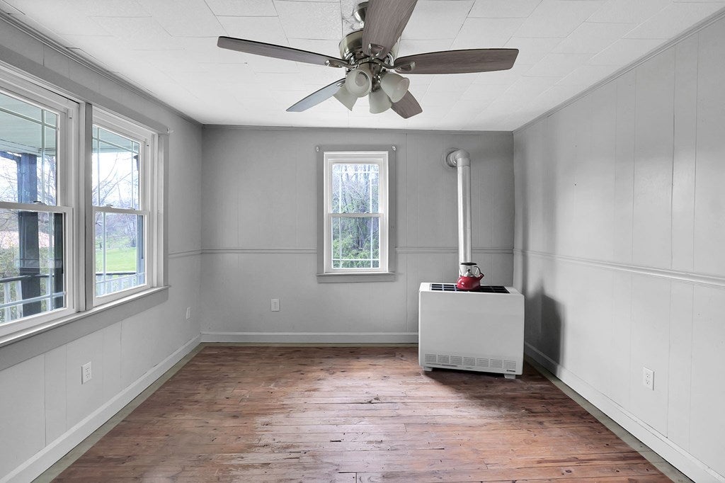 1901 Old Park Road Whitetop, VA 24292 - Photo 11 of 16 Gallery Image 11