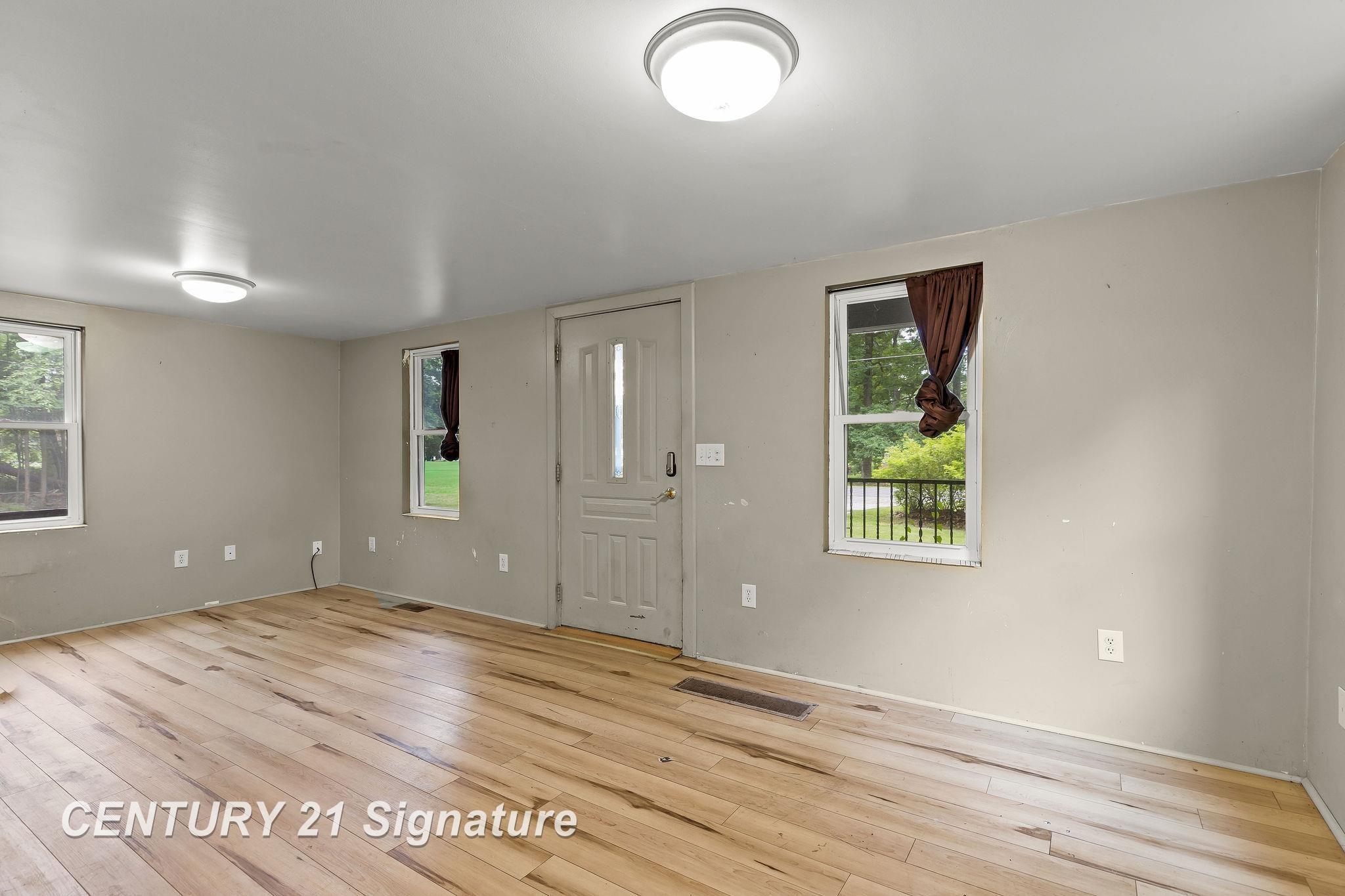 537 South Woodcock Road Midland, MI 48640 - Photo 10 of 35