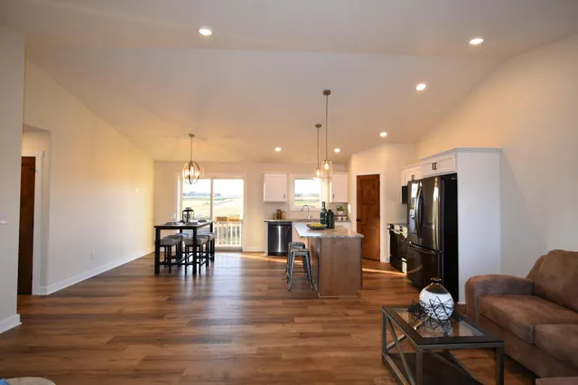 $489,900 | 2215 Elk Run Dr Pine Island Southeast, Pine Island, MN 55963