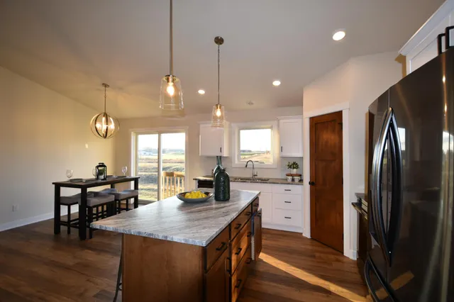 $489,900 | 2215 Elk Run Dr Pine Island Southeast, Pine Island, MN 55963