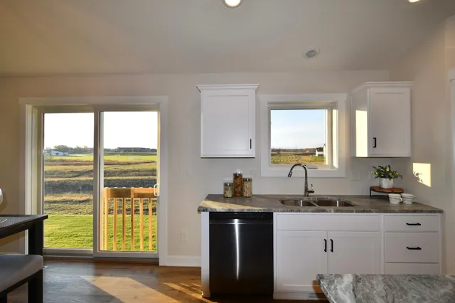 $489,900 | 2215 Elk Run Dr Pine Island Southeast, Pine Island, MN 55963