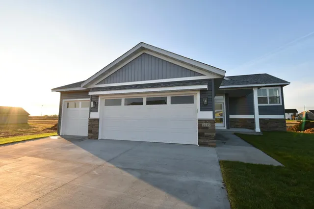 $489,900 | 2215 Elk Run Dr Pine Island Southeast, Pine Island, MN 55963