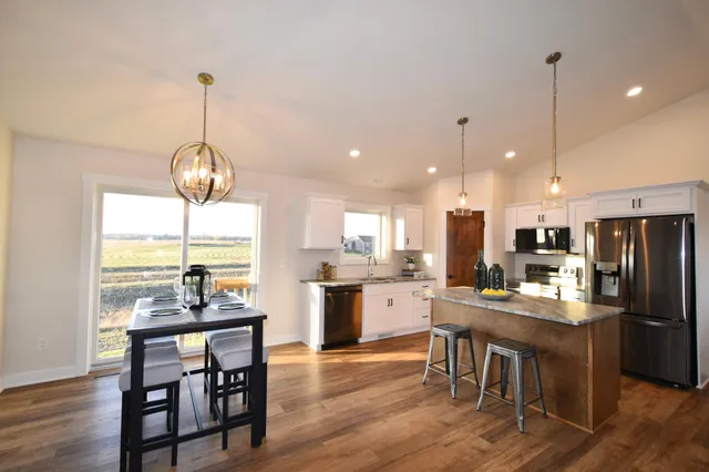 $489,900 | 2215 Elk Run Dr Pine Island Southeast, Pine Island, MN 55963