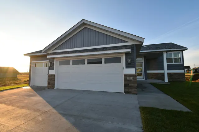 $489,900 | 2215 Elk Run Dr Pine Island Southeast, Pine Island, MN 55963