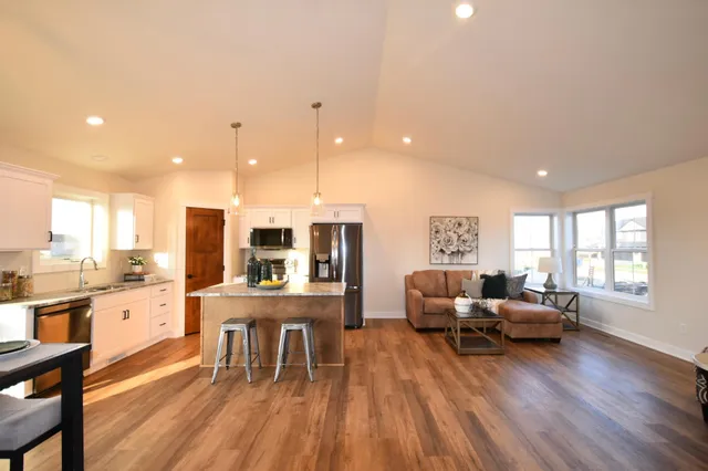 $489,900 | 2215 Elk Run Dr Pine Island Southeast, Pine Island, MN 55963