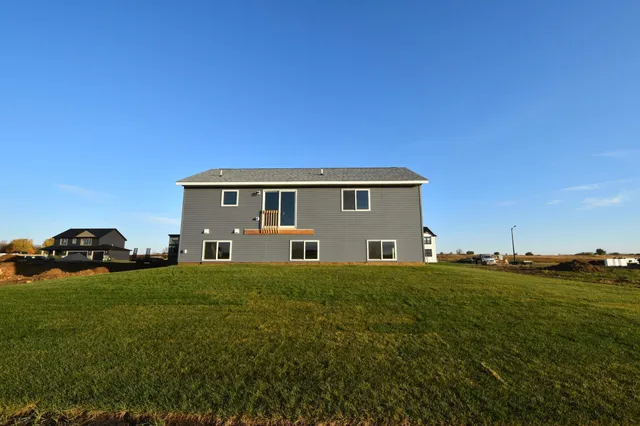 $489,900 | 2215 Elk Run Dr Pine Island Southeast, Pine Island, MN 55963