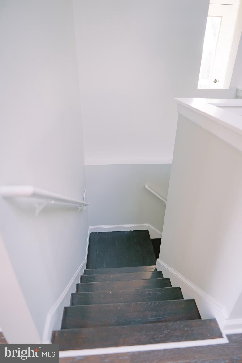 39006 Lime Kiln Road Leesburg, VA 20175 - Photo 22 of 56 Open staircase to lower level