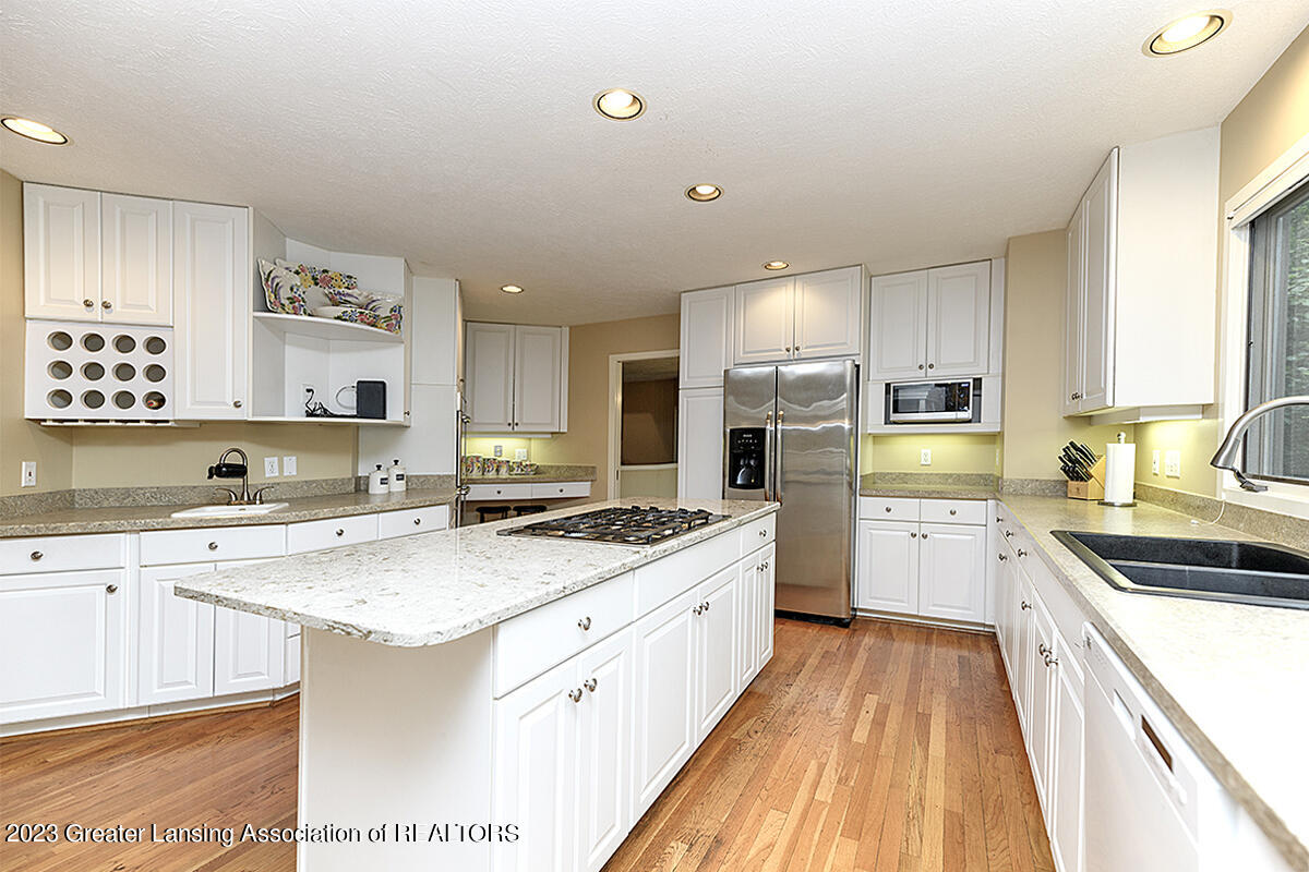 4335 Aztec Way Okemos, MI 48864 - Photo 12 of 41 13