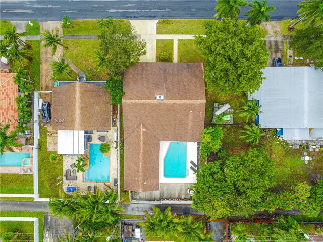 $1,000,000 | 614 Northeast 3rd Street, Dania Beach, FL 33004